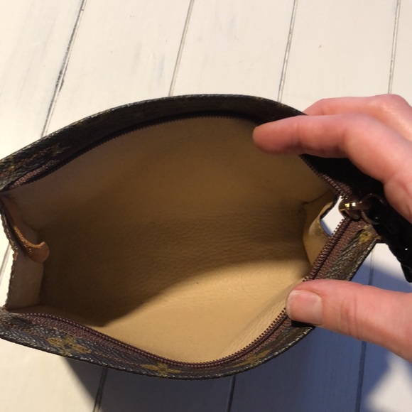 Louis Vuitton Toiletry 19 (zipper replaced) - Picture 10 of 14